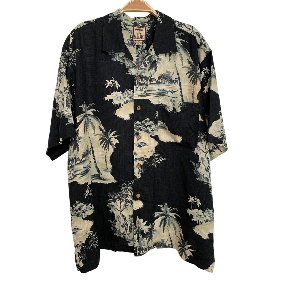 Tommy Bahama 100% Silk Hawaiian Aloha Camp Shirt Watercolor Palms Canoe / Size M